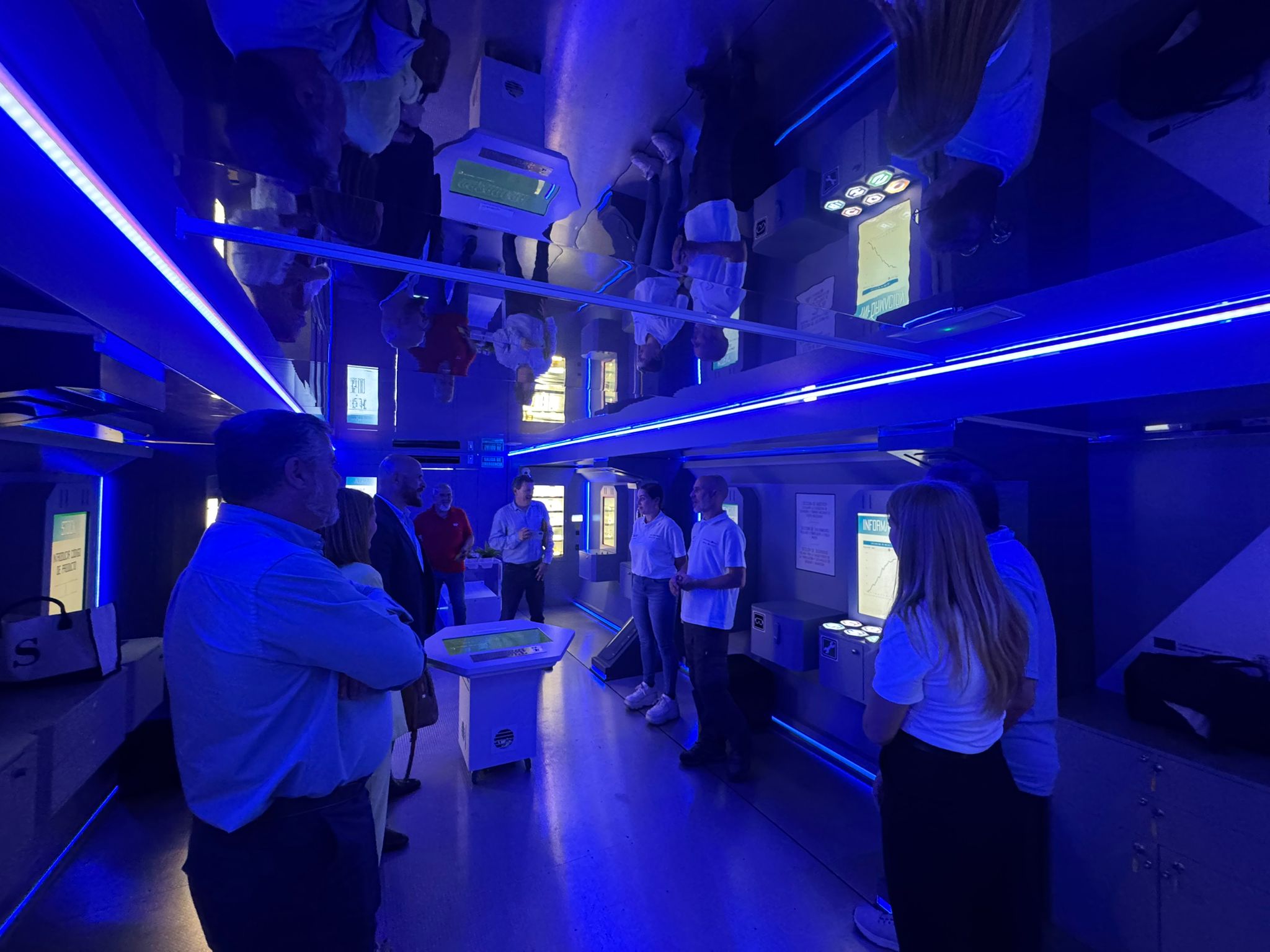 FINEXIT La Línea Interior bus